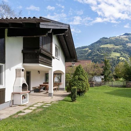 Spacious Chalet In Maishofen Near Forest Εξωτερικό φωτογραφία