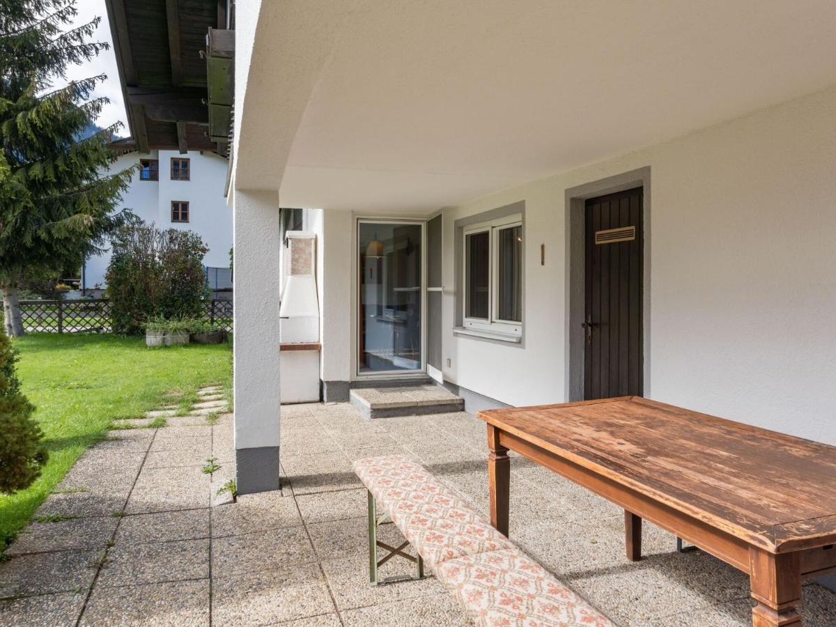Spacious Chalet In Maishofen Near Forest Εξωτερικό φωτογραφία